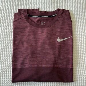 Nike Dri-FIT Medalist SS Training Top Maroon Size LARGE
